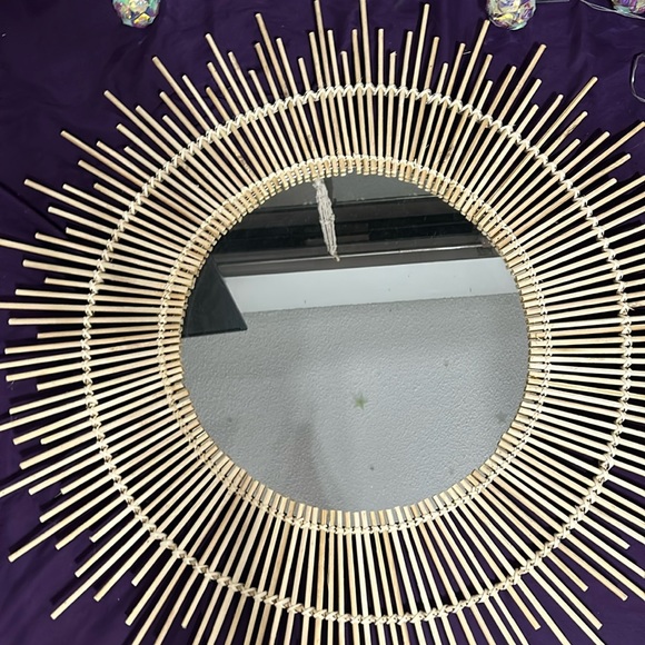 Decor - Picture 1 of 1